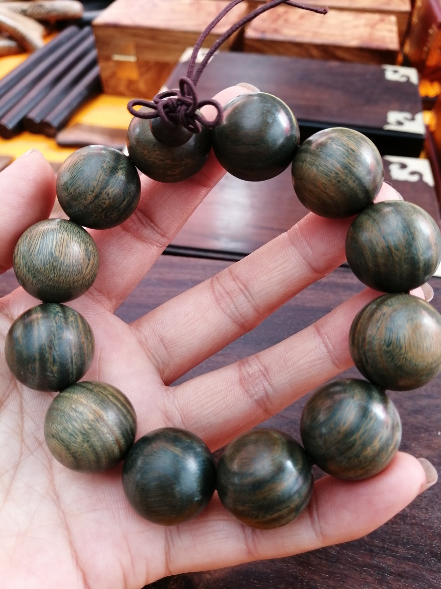 金丝绿檀木佛珠手串转运珠十二颗直径20
