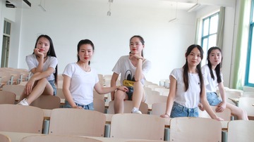357605