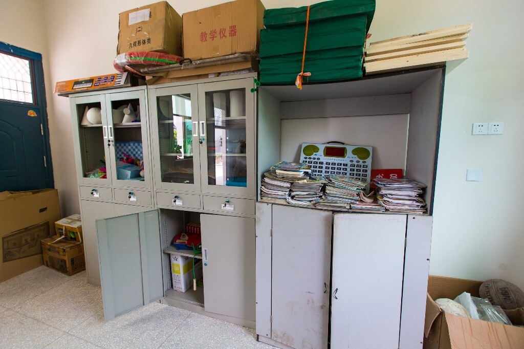 各地捐赠的一些教学器材
