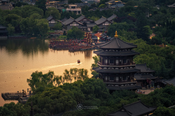 一叶归舟入帝都，长安灯火候归途