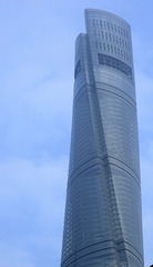 623429