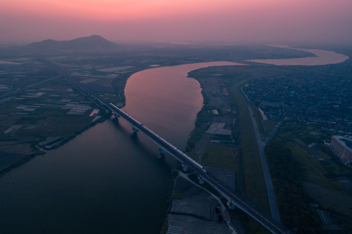 cr400bf通过杭深线曹娥江大桥