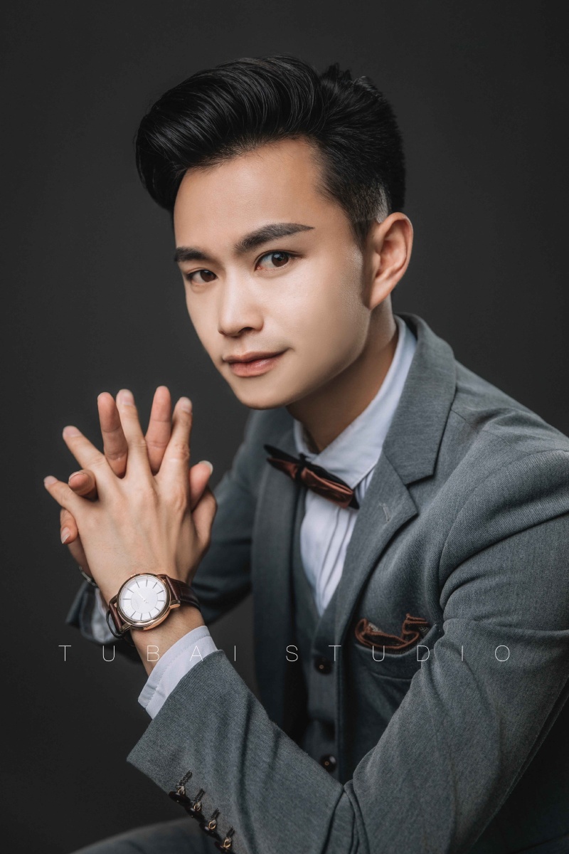 男生肖像