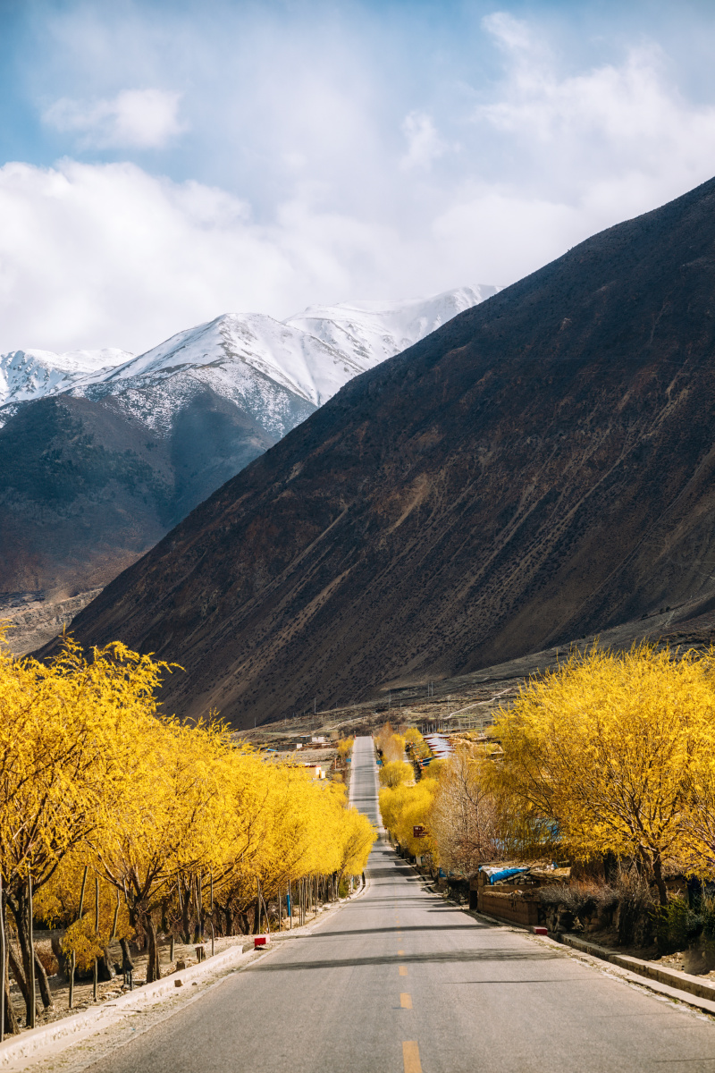 318国道边的小村庄