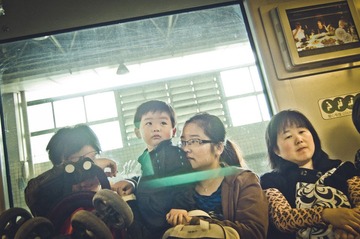 妈妈电视里放学费减免了.jpg