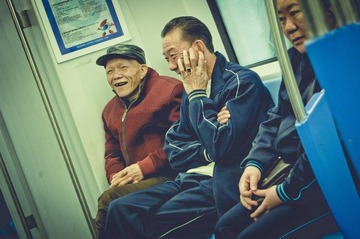 夕阳般的笑——你个老小子总逗我玩，都逗了我一辈子了.jpg