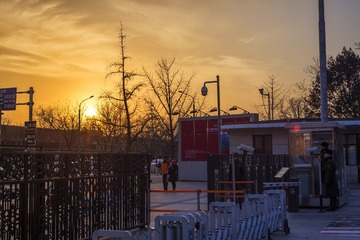 美术馆外的夕阳