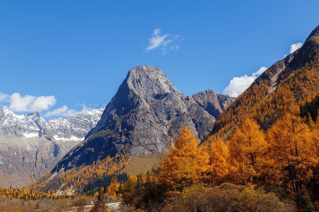 双桥沟金刚山，因为山上有一张佛像的脸而得名