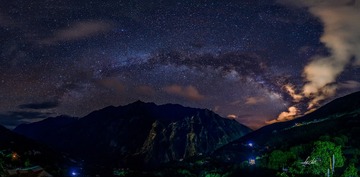 丹巴甲居藏寨银河拱桥