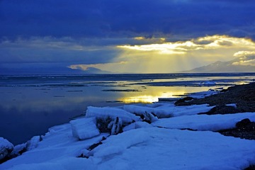 霞光雪湖