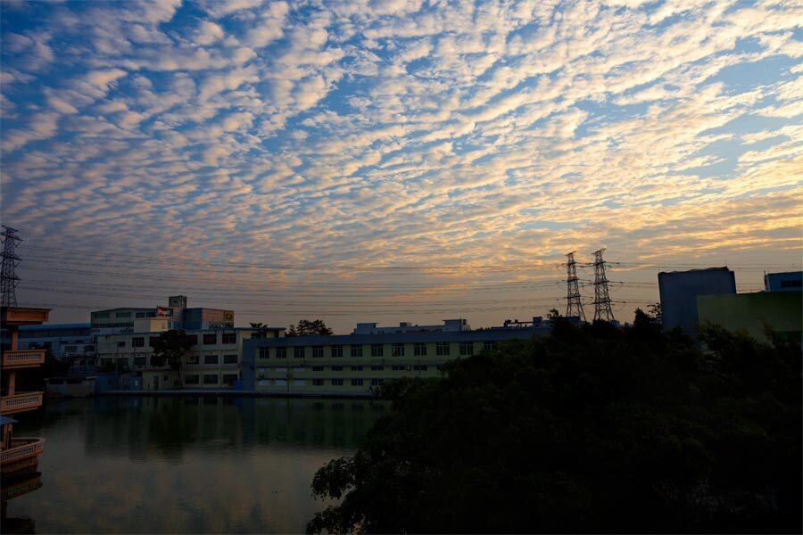 “IMG_7342”为智能对象-1<br />
清早 阳台