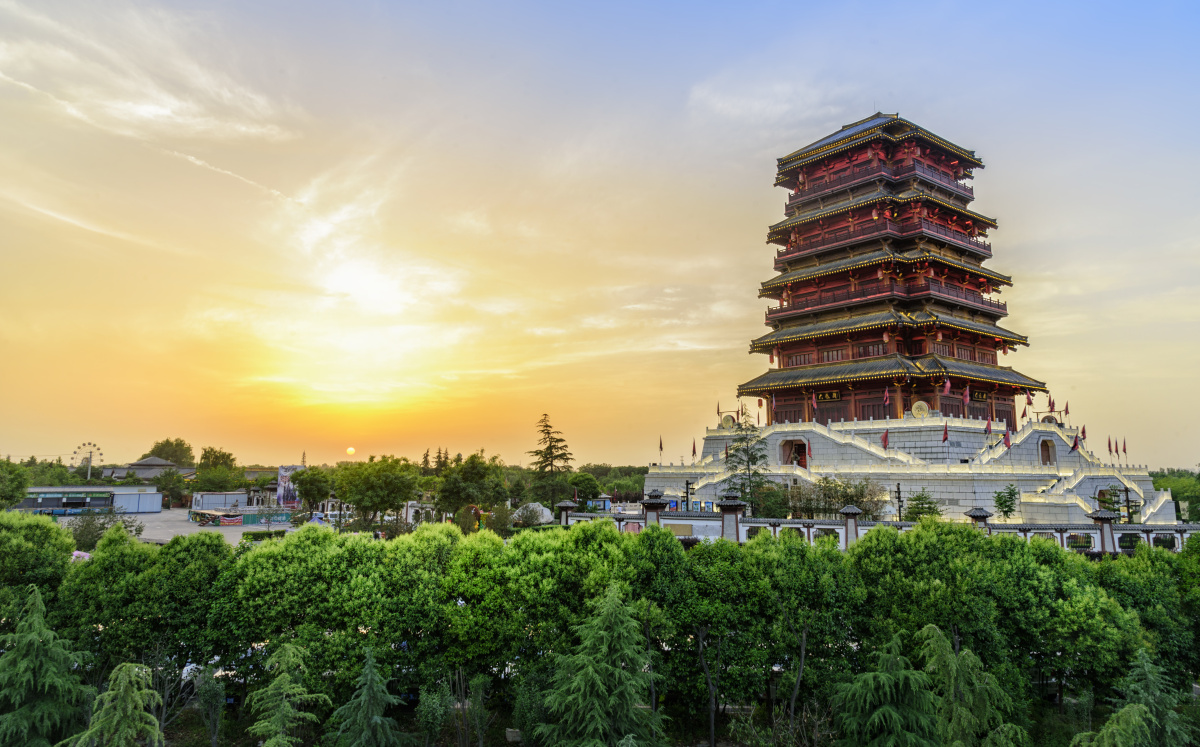 暮色中的大风阁