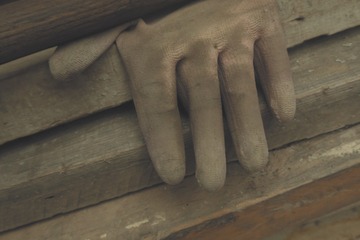 1741594