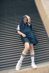 1643027