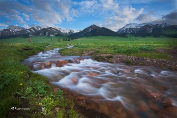 高山溪流