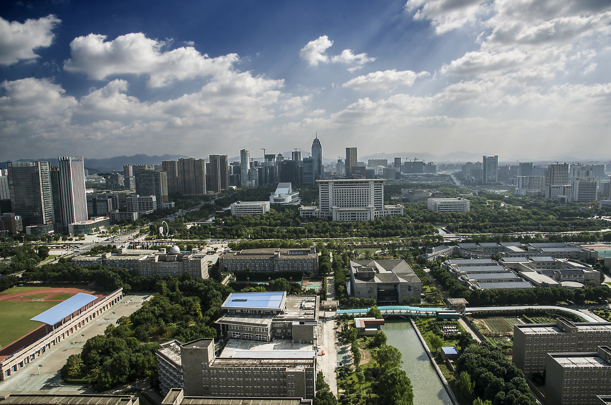 宁波十月-鄞州区政府全景