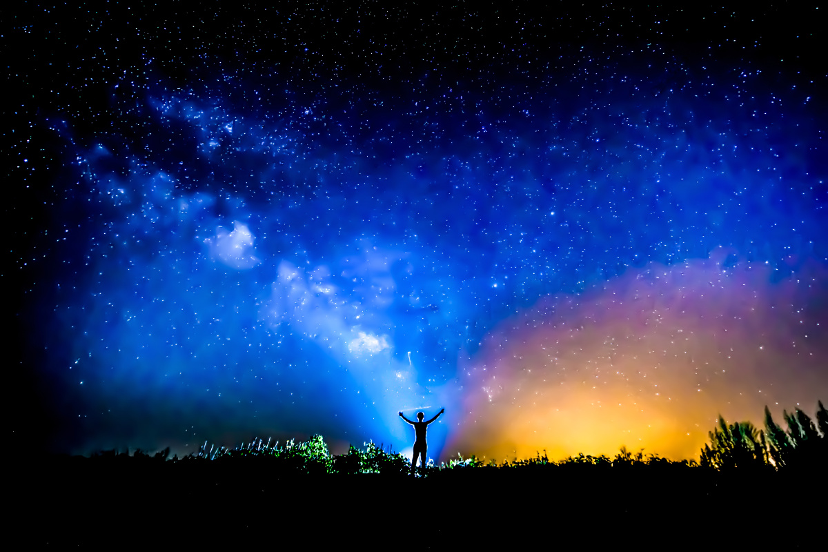 《星空下的行者》