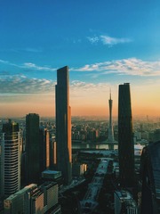 黄金洒落珠江城