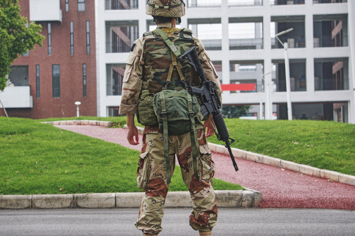 假装是黑鹰坠落里的游骑兵