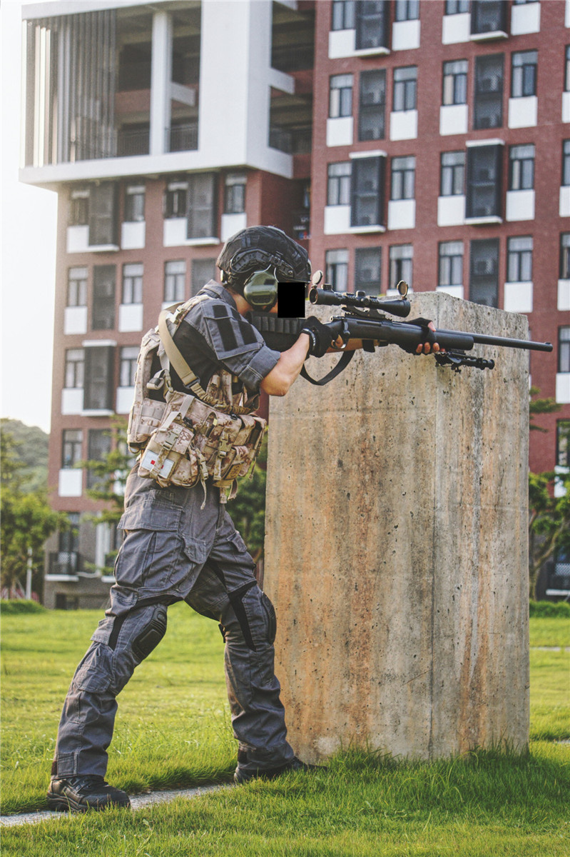 战术黑灰色gen3蛙服外景拍摄效果图