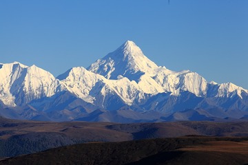 贡嘎雪山