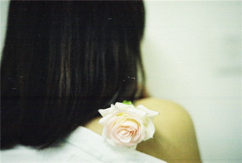 嘿。你说。这暧昧最后能开出一朵美丽的花么<br />