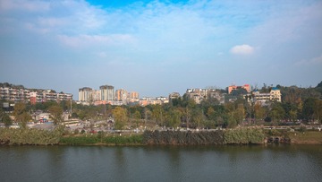 河边
