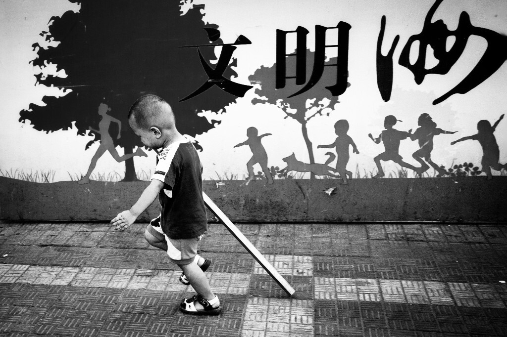 美食街上,总是会看到这群奔跑的海淀少年-提钢管那位估计因为不够和谐,只见过一回
