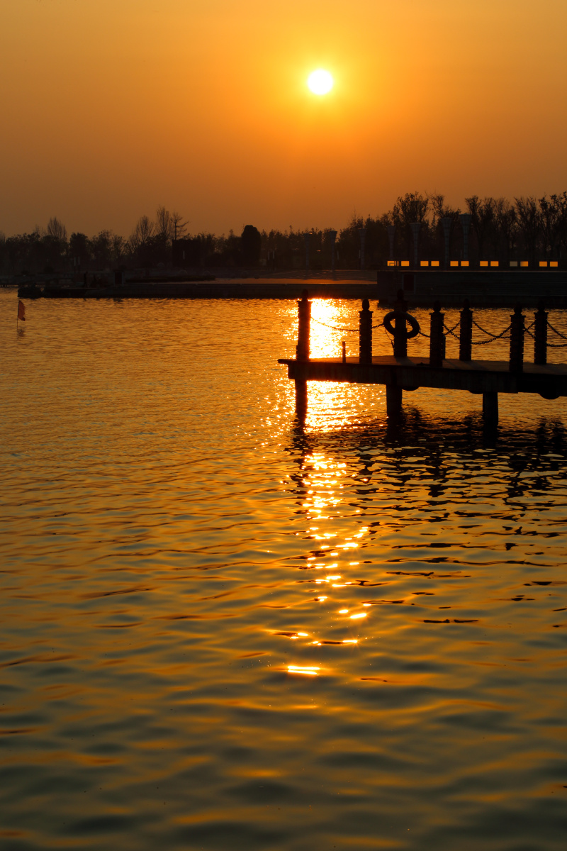 济宁小北湖的夕阳