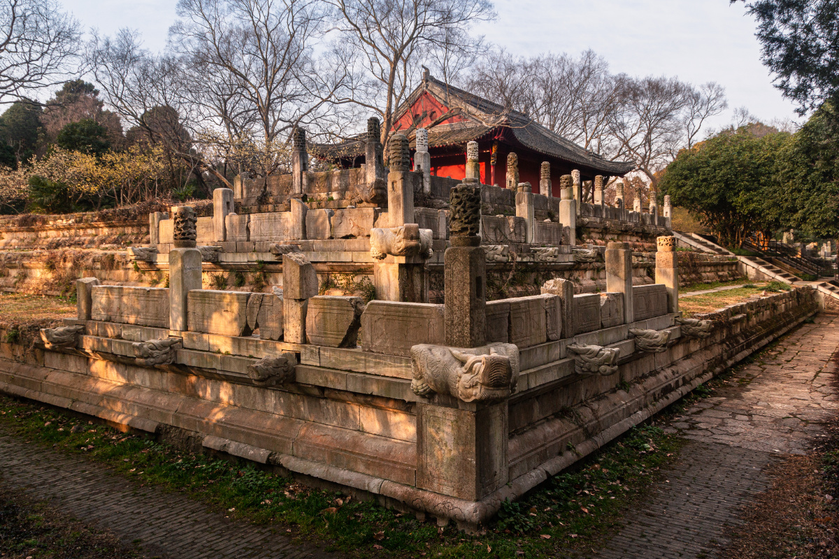 夕阳中的明孝陵献殿遗址