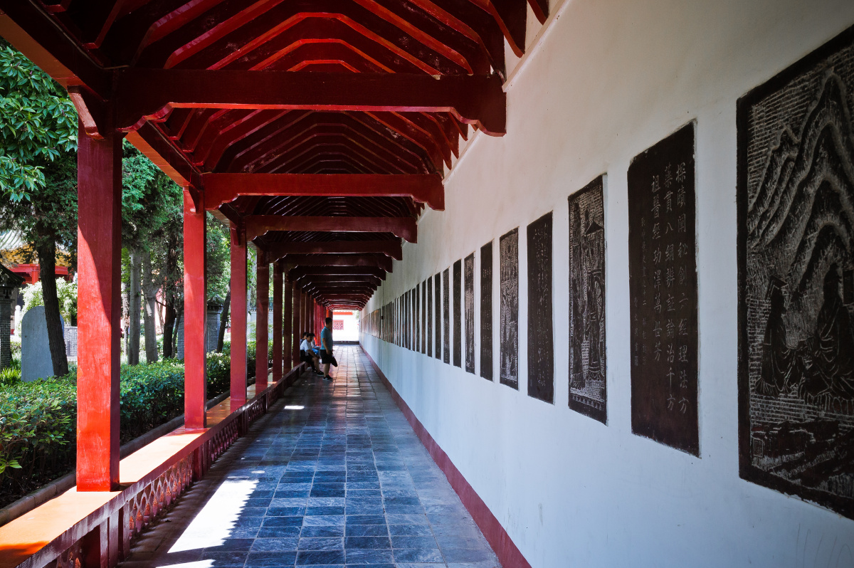 医圣祠位于中国中医药服务贸易重点城市河南省第三大城市南阳市城东