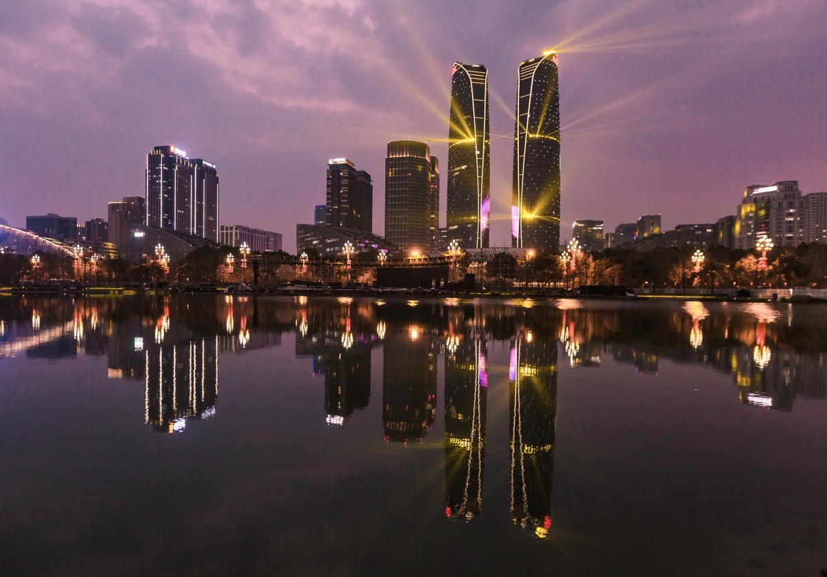 成都金融城双子塔灯光秀