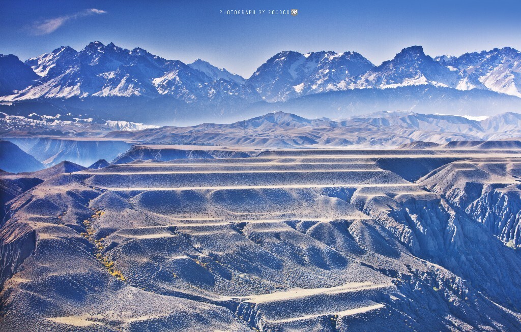 雪山、峡谷