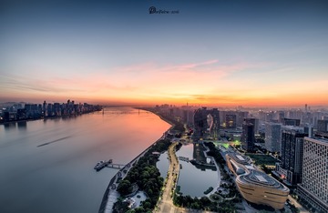 _DSC8545-1920