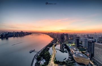 _DSC8545-1920