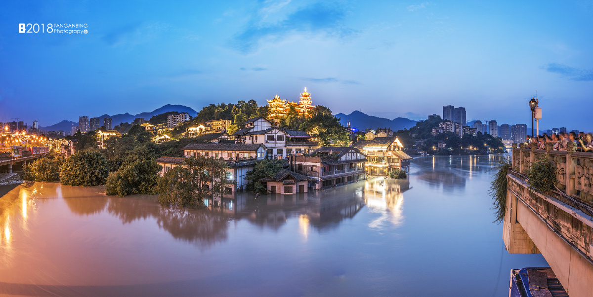 2018洪峰过境千年古镇磁器口摄影唐安冰