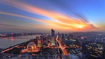 浴火凤凰，火星撞地球！
