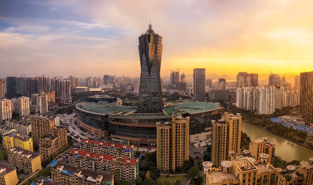 几次去杭州旅行唯一遇到的一次日落，值得铭记，感谢唐威哥的热情指点。