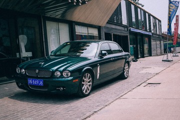 HGX_7896