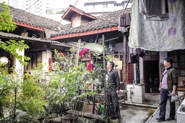 L1000818