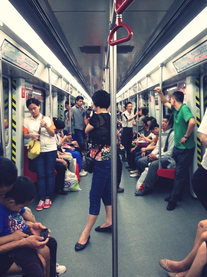 地铁里的"广州人"