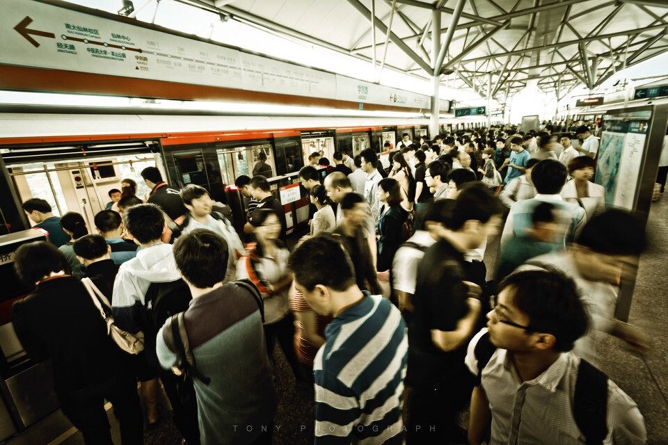 恍惚来到“南京南站”<br />
