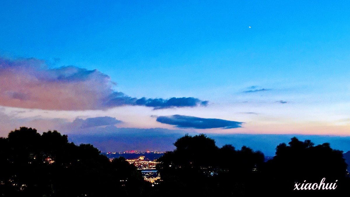 台北阳明山文化中大学后山情人坡夜景