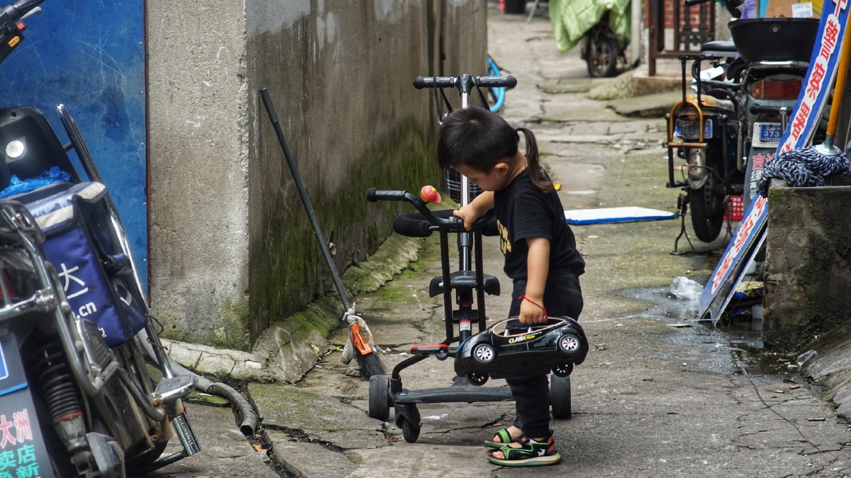 读书的时候一辆破自行车没有导航靠感觉骑到南翔和上海科技馆微笑人的
