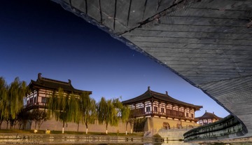 宫晖殿影