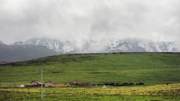 IMG_0317_雪山下的牧民之家.jpg