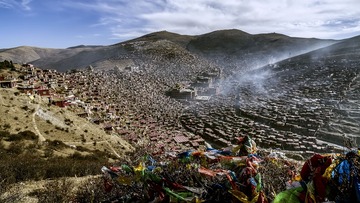 纳木纳尼峰全貌