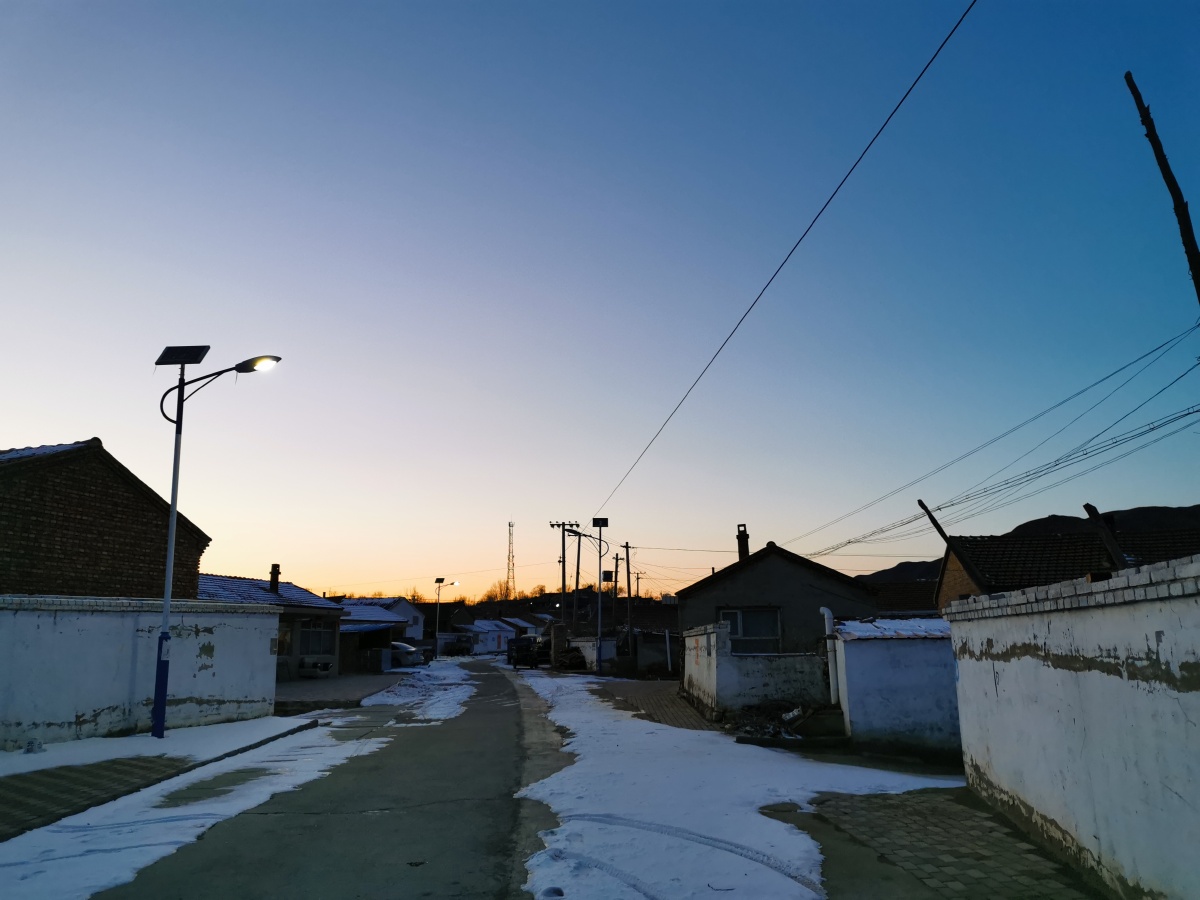 雪后安静的村庄