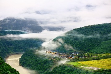 雅鲁藏布大峡谷