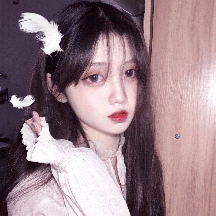 女生头像78时间是让人猝不及防的东西晴时有风阴有时雨争不过朝夕